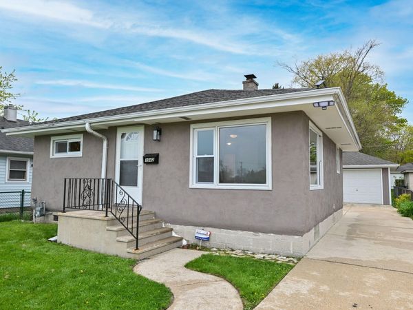 1942 Hayes Ave, Racine, WI 53405