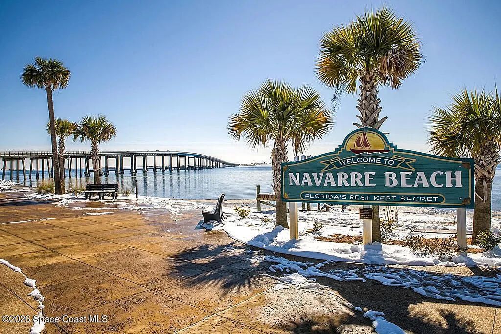 6503 Calle De Lago , Navarre, FL 32566 Photo