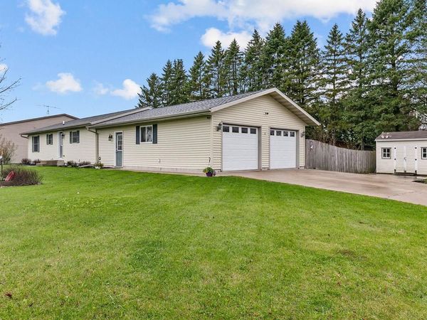 21 PRIMROSE CIRCLE, Clintonville, WI 54929