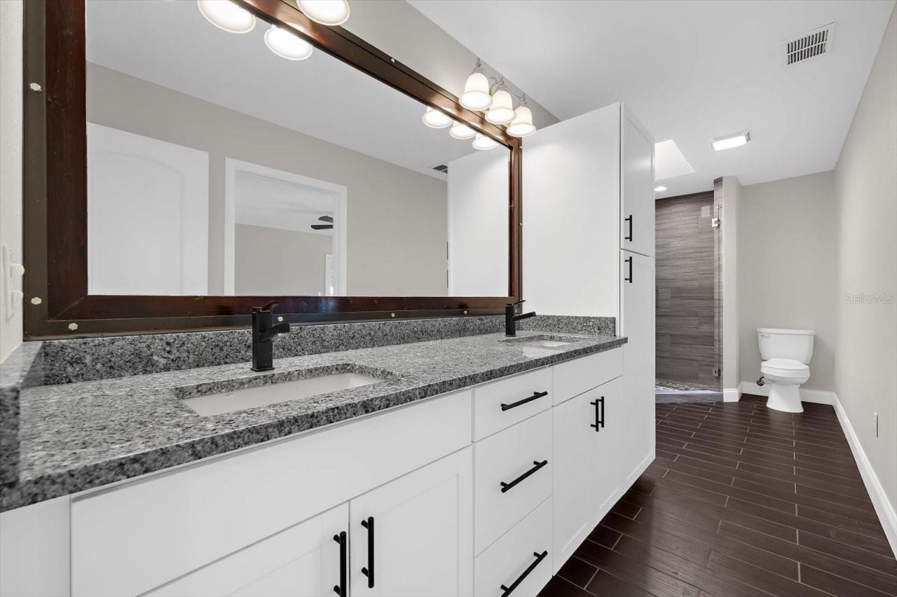 1821 Racimo Drive, Sarasota, FL 34240 Photo