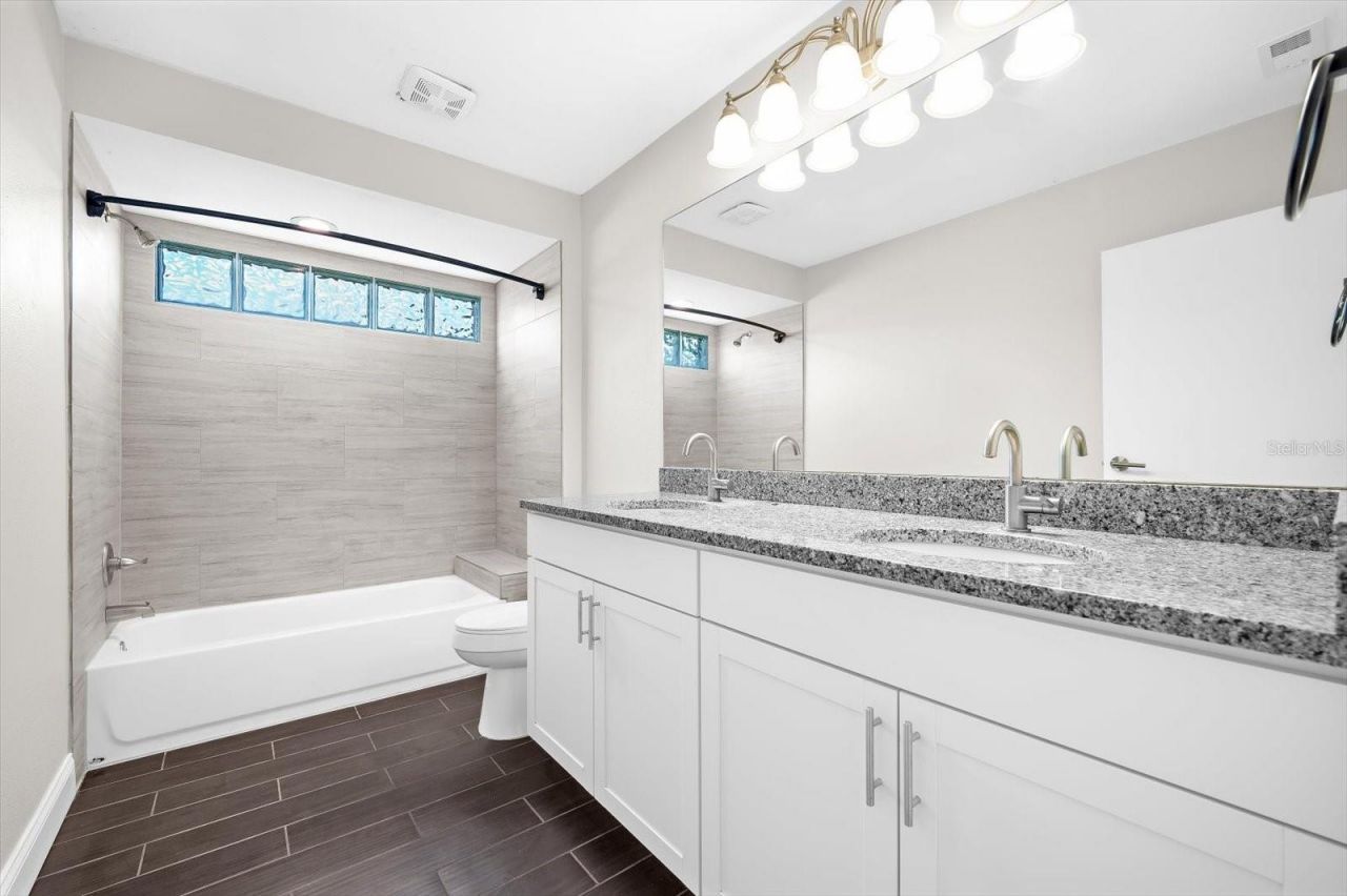 1821 Racimo Drive, Sarasota, FL 34240 Photo