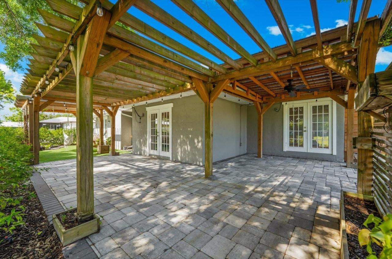 1821 Racimo Drive, Sarasota, FL 34240 Photo