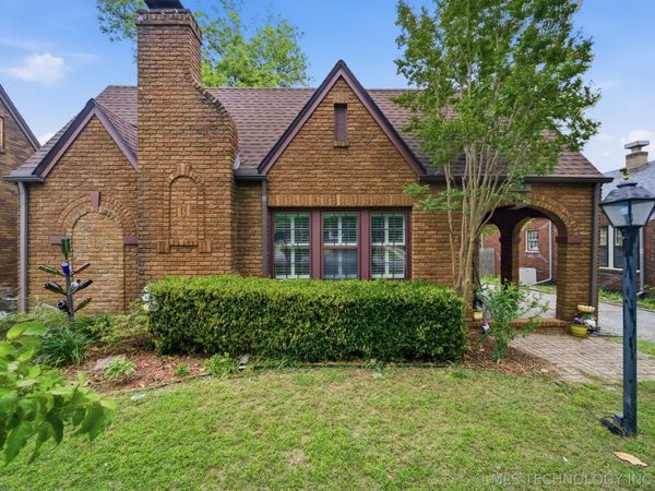1915 S Yorktown Avenue , Tulsa, OK 74104