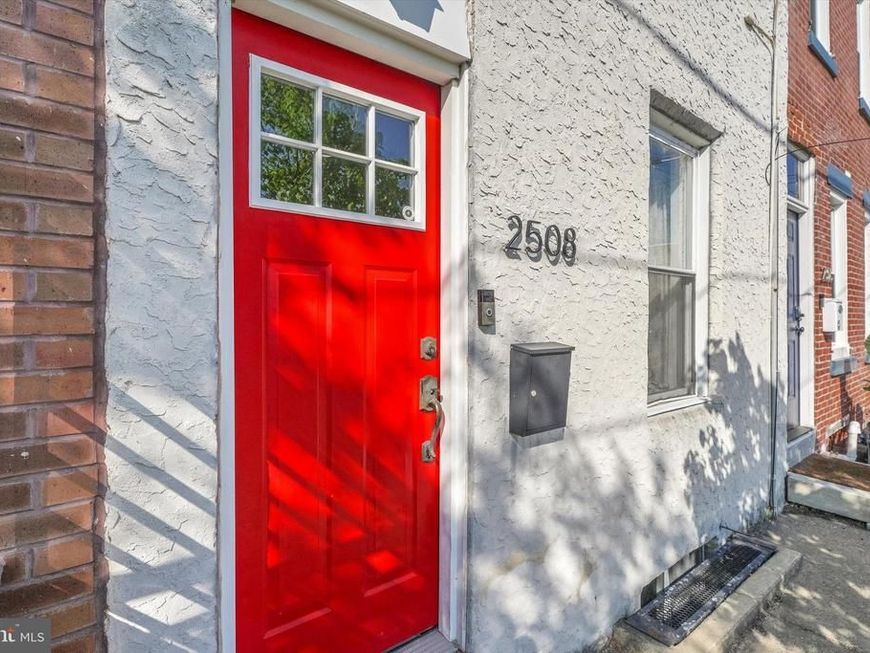 2508 E Sergeant Street, Philadelphia, PA 19125 Main Photo