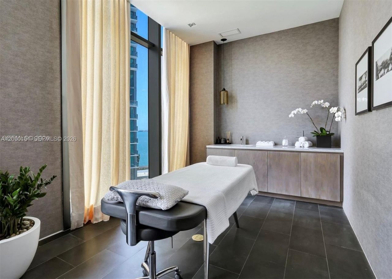 650 NE 32 Street, Unit 1805, Miami, FL 33137 Photo