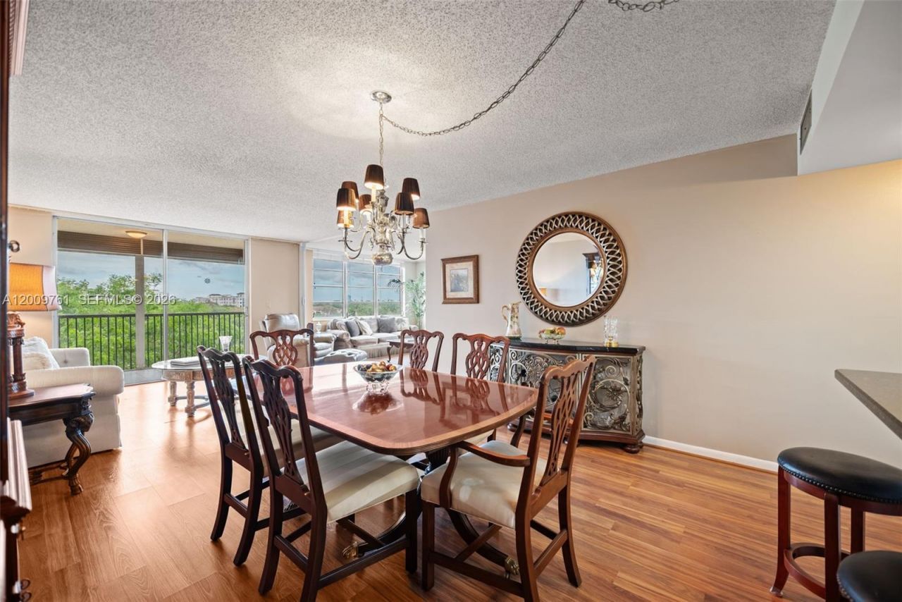 3300 W Rolling Hills Cir , Unit 510, Davie, FL 33328 Photo