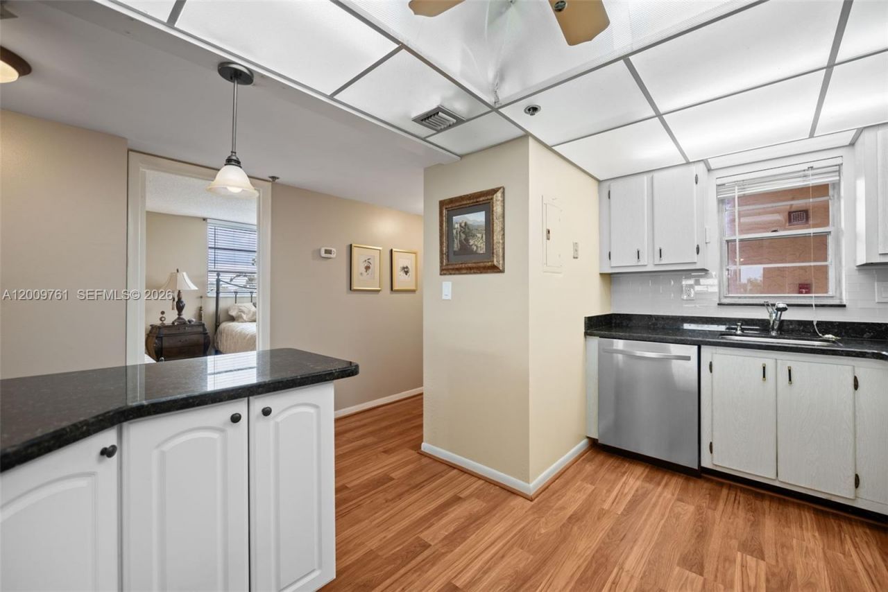 3300 W Rolling Hills Cir , Unit 510, Davie, FL 33328 Photo