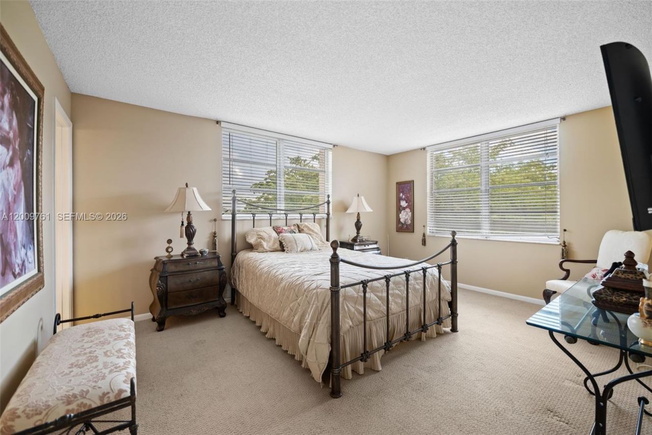 3300 W Rolling Hills Cir , Unit 510, Davie, FL 33328 Photo