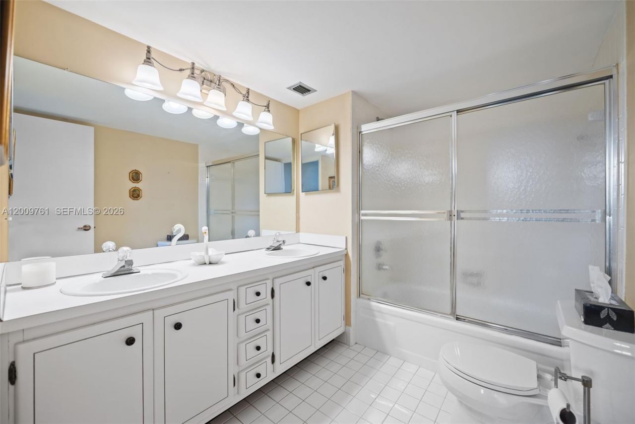 3300 W Rolling Hills Cir , Unit 510, Davie, FL 33328 Photo