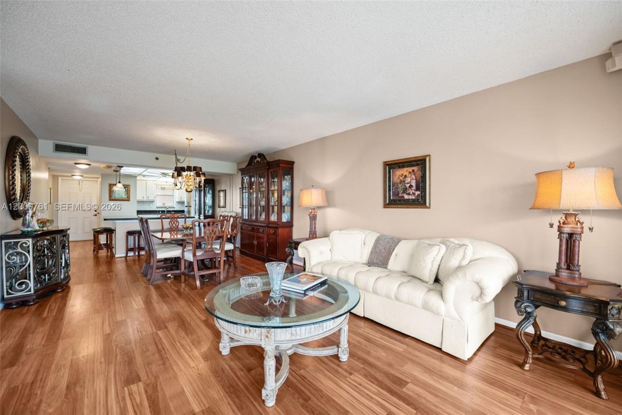 3300 W Rolling Hills Cir , Unit 510, Davie, FL 33328 Photo