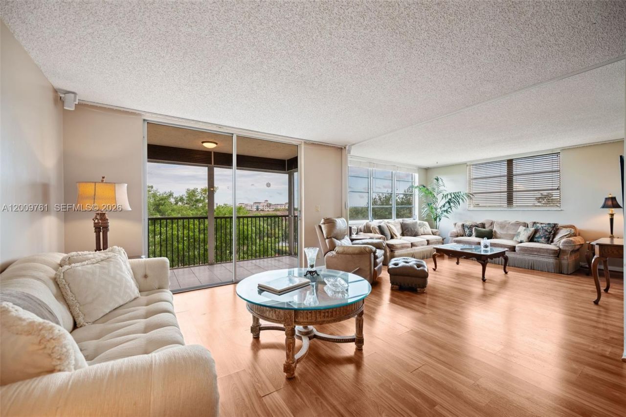 3300 W Rolling Hills Cir , Unit 510, Davie, FL 33328 Photo