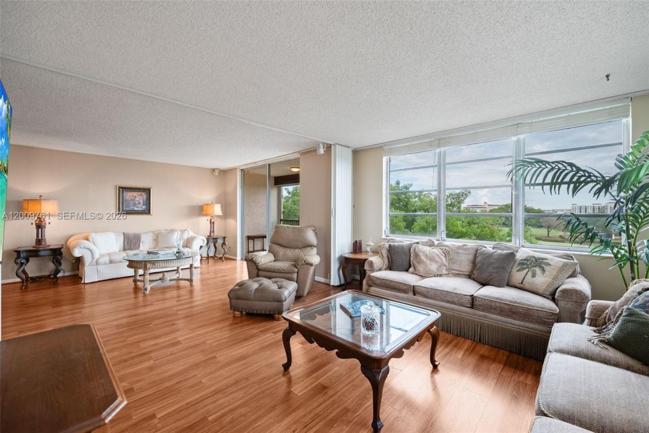3300 W Rolling Hills Cir , Unit 510, Davie, FL 33328 Photo