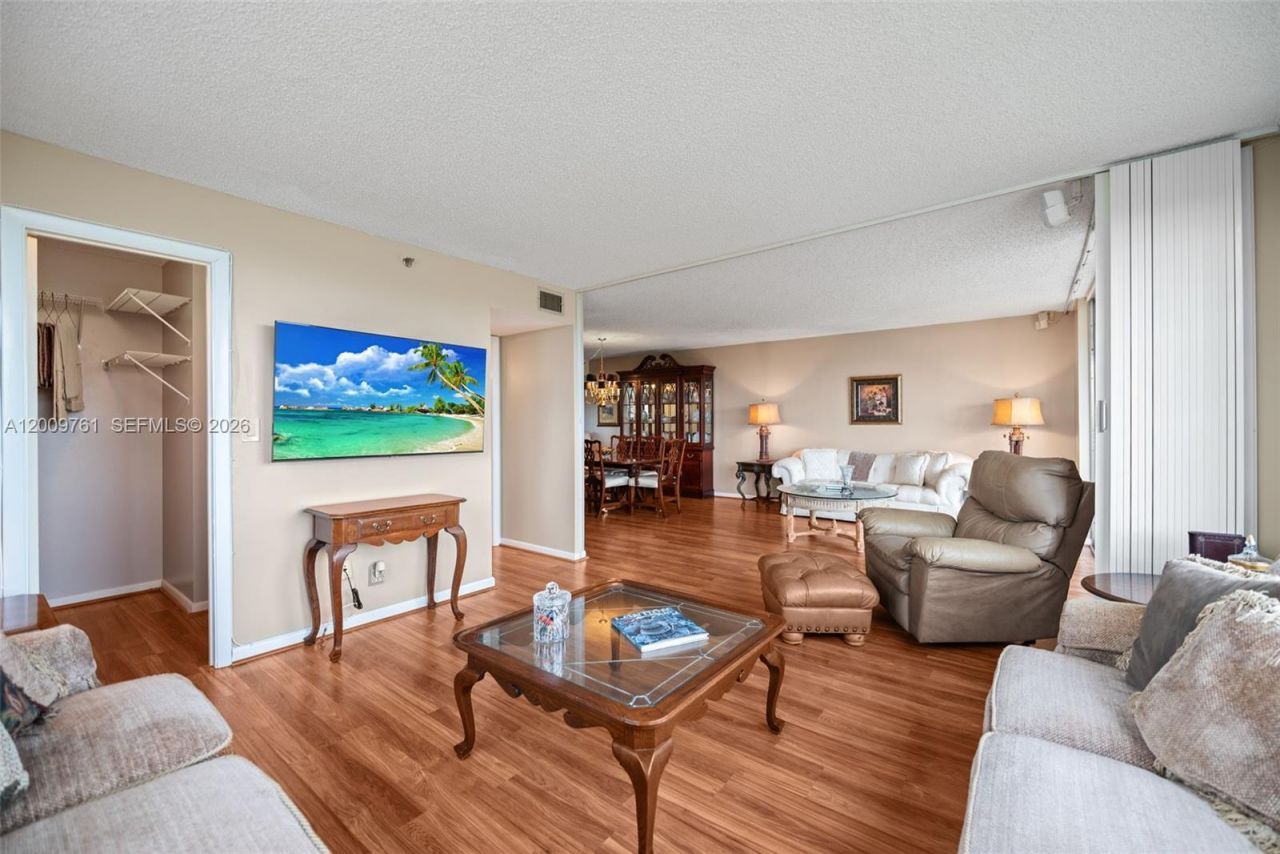 3300 W Rolling Hills Cir , Unit 510, Davie, FL 33328 Photo