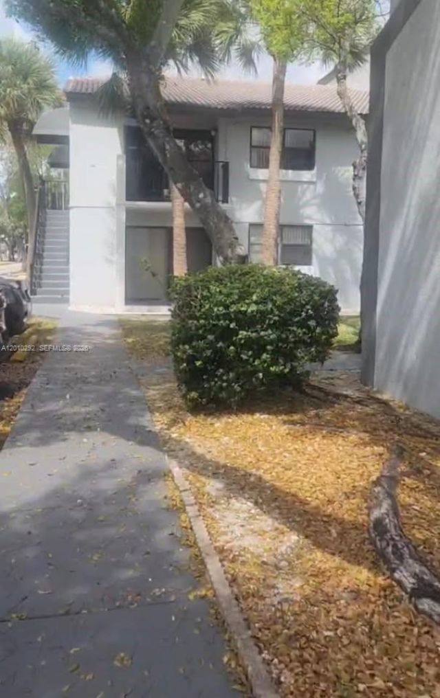 7220 NW 179th St, Unit 111, Hialeah, FL 33015 Photo