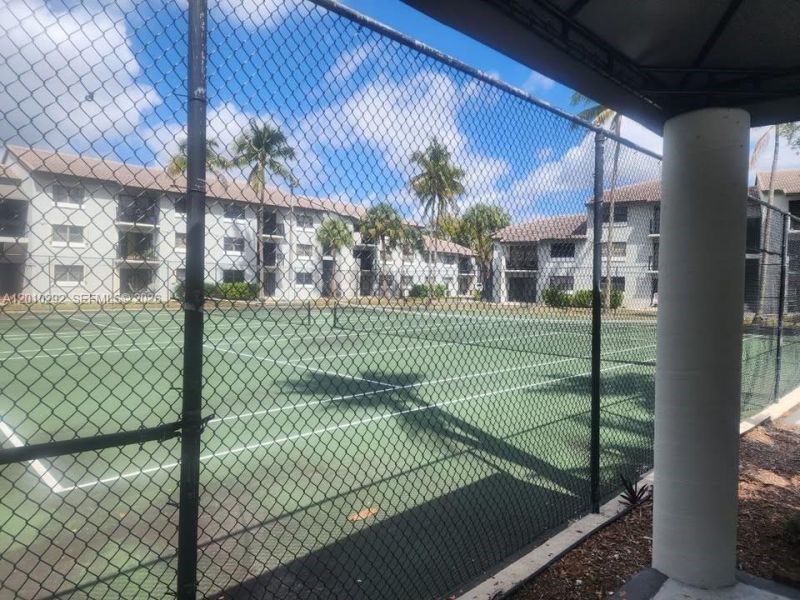 7220 NW 179th St, Unit 111, Hialeah, FL 33015 Photo