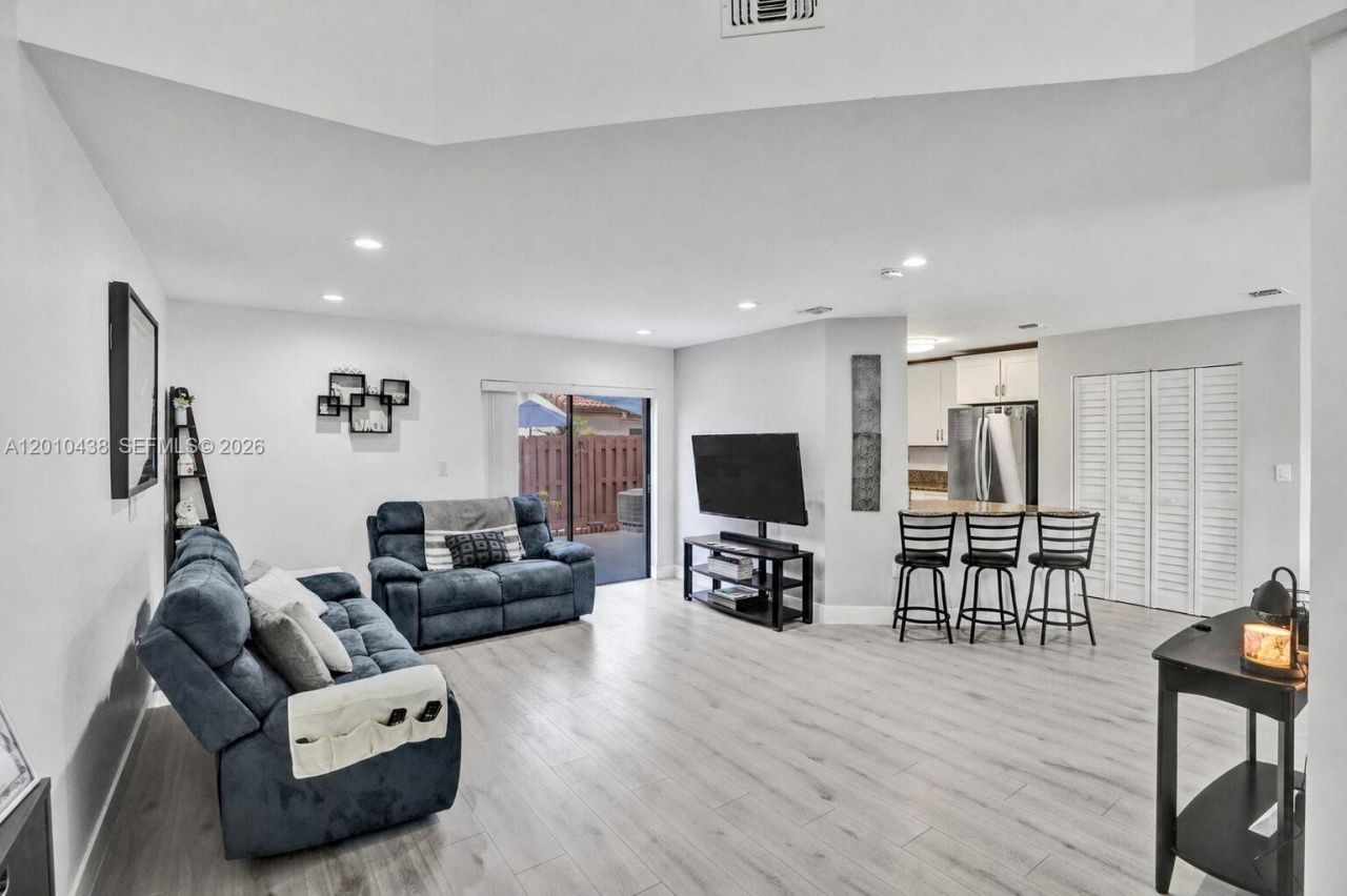 13501 SW 62nd St, Unit 101, Miami, FL 33183 Photo