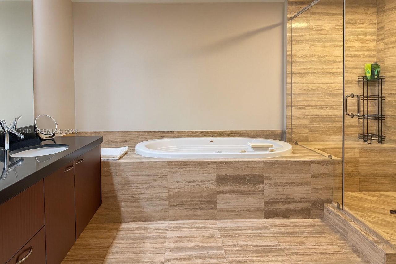 15901 Collins Ave, Unit 1203, Sunny Isles Beach, FL 33160 Photo