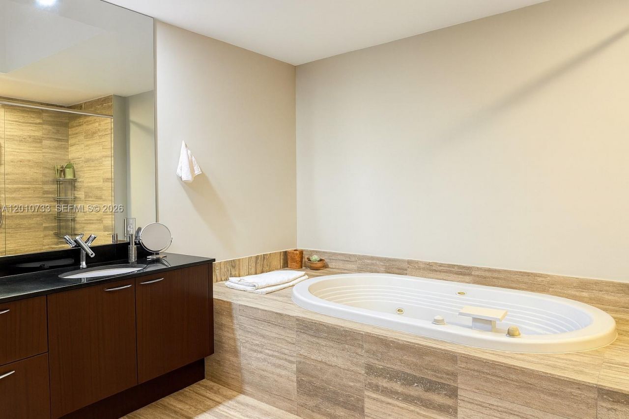 15901 Collins Ave, Unit 1203, Sunny Isles Beach, FL 33160 Photo