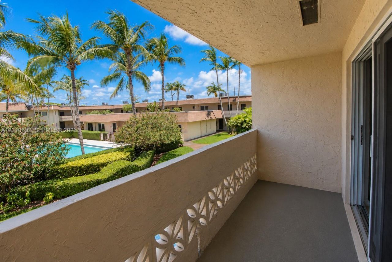 14500 SW 88th Ave, Unit 222, Palmetto Bay, FL 33176 Photo
