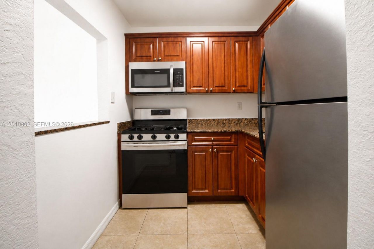 14500 SW 88th Ave, Unit 222, Palmetto Bay, FL 33176 Photo
