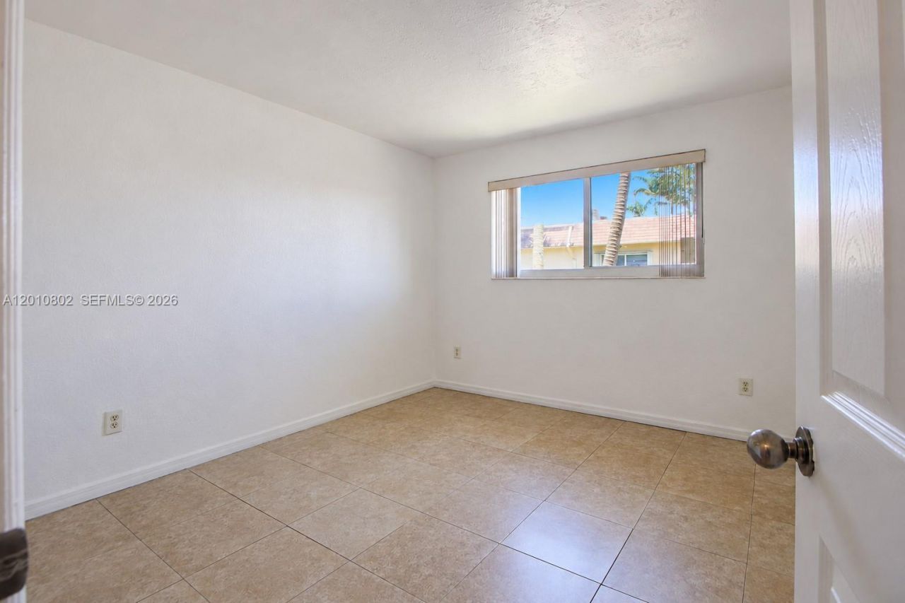 14500 SW 88th Ave, Unit 222, Palmetto Bay, FL 33176 Photo