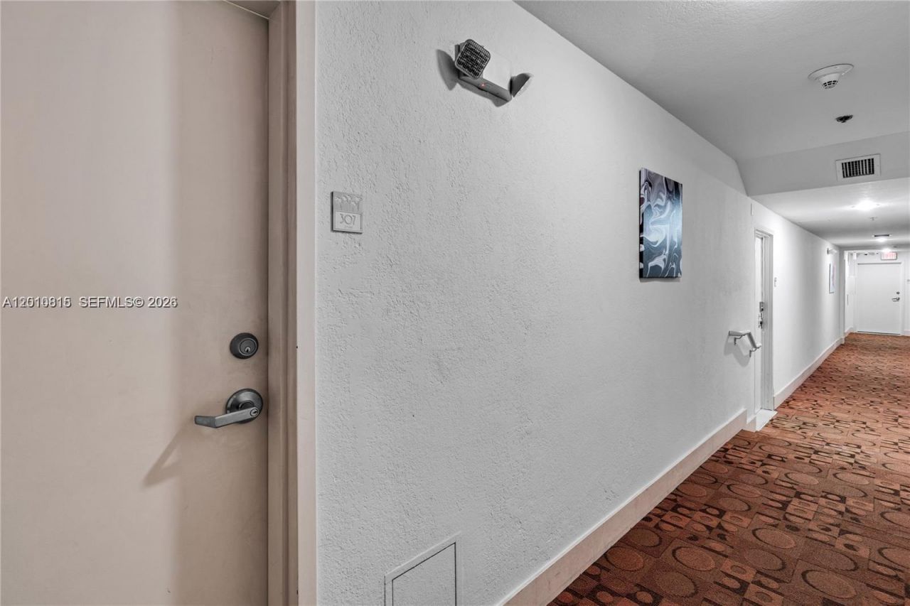 1300 Pennsylvania Ave, Unit 307, Miami Beach, FL 33139 Photo