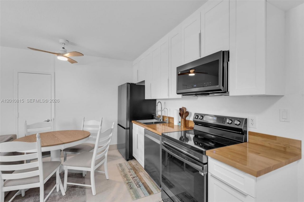 1300 Pennsylvania Ave, Unit 307, Miami Beach, FL 33139 Photo