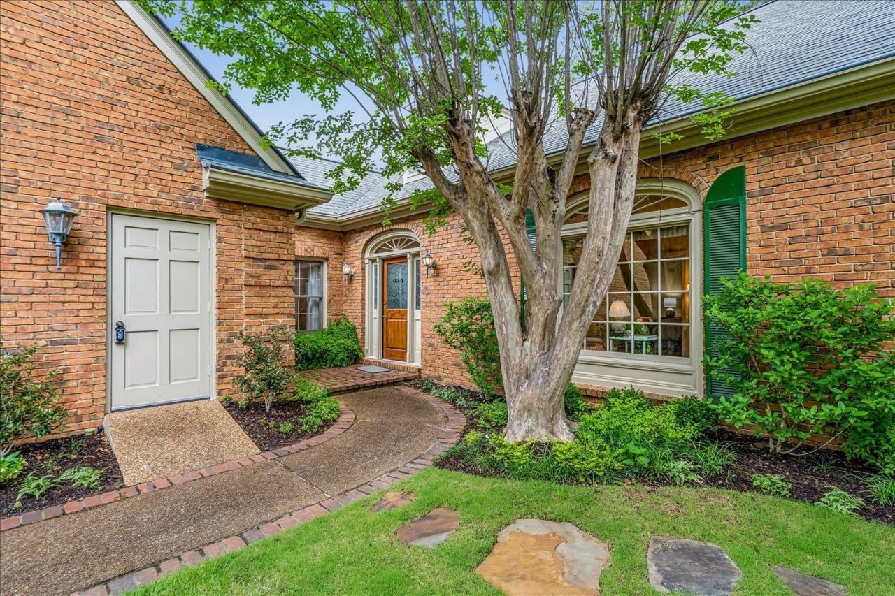 4640 Peppertree Ln, Memphis, TN 38117 Main Photo
