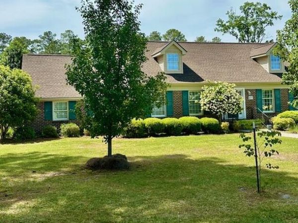 407 4th Street, Bladenboro, NC 28320