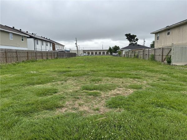 HELENA Street , Kenner, LA 70062