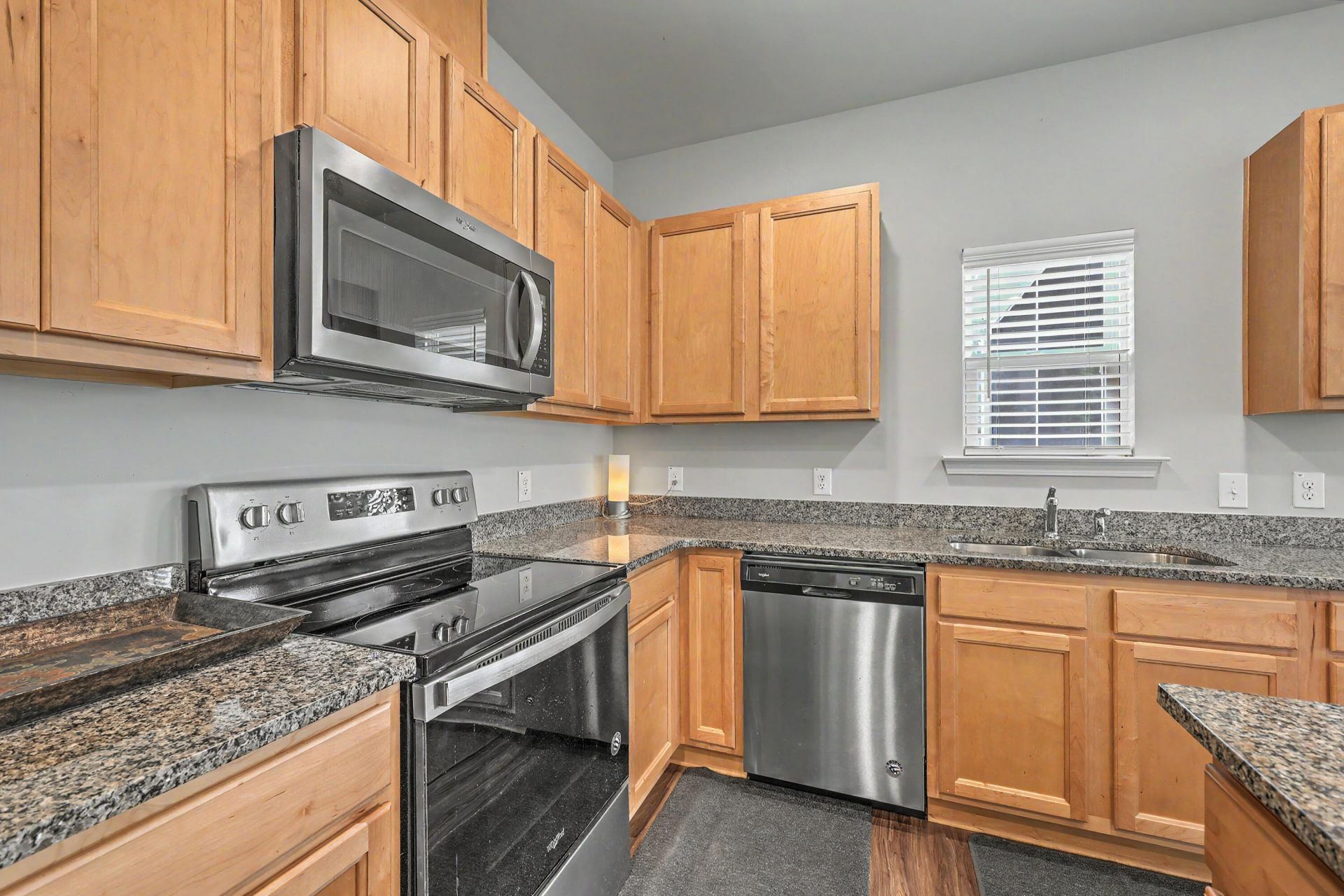 1042 Striped Lane Photo 10