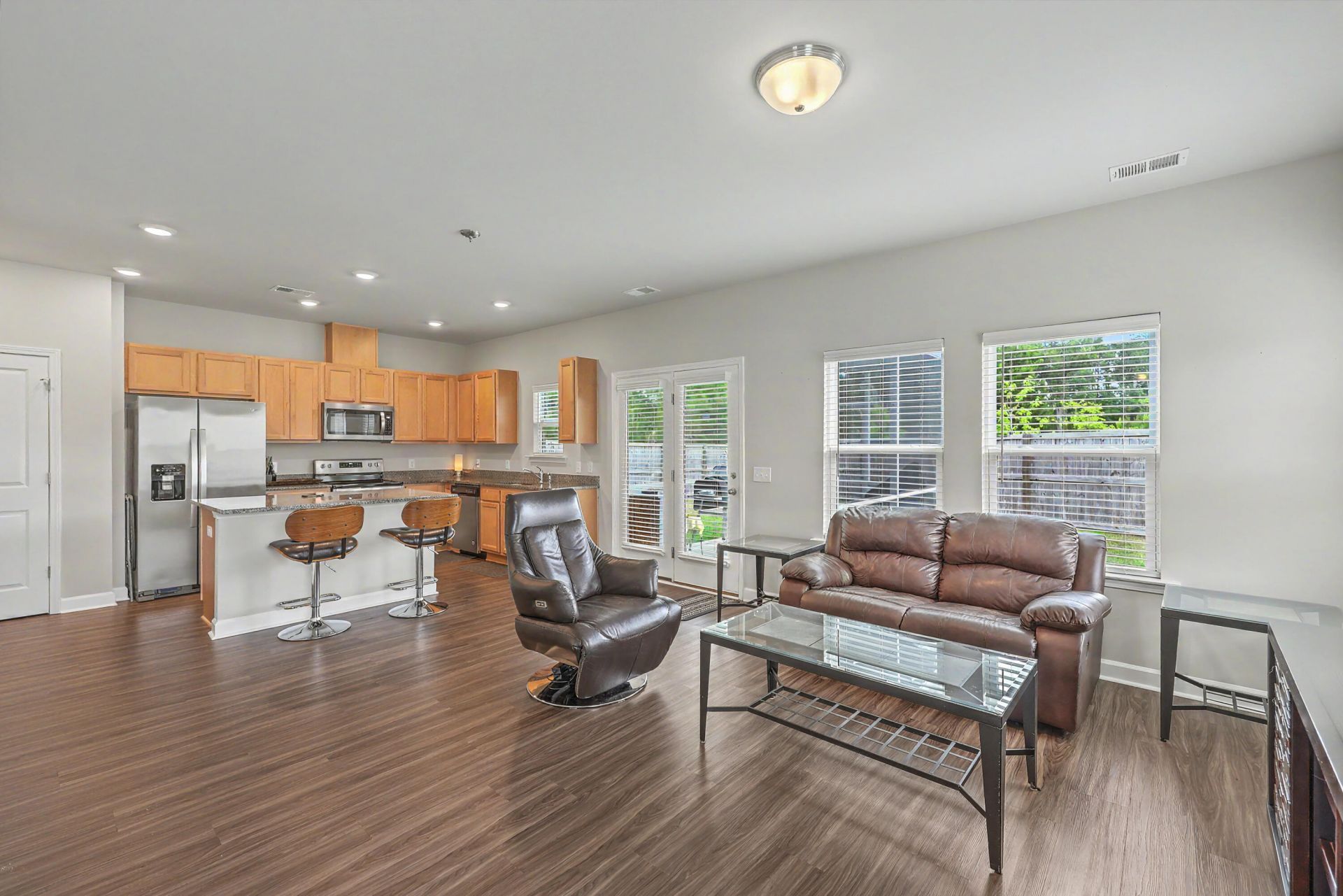 1042 Striped Lane Photo 4
