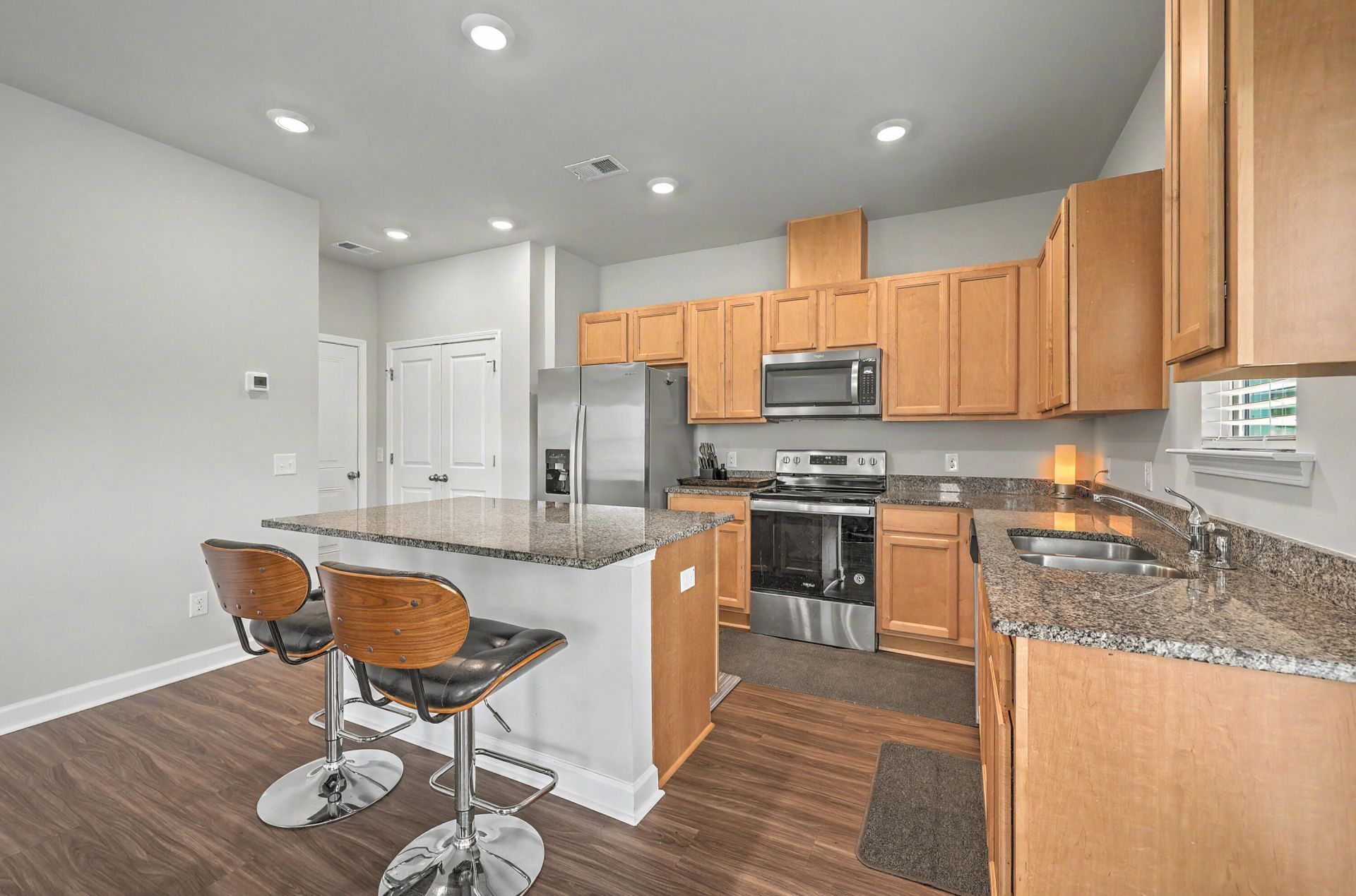 1042 Striped Lane Photo 8