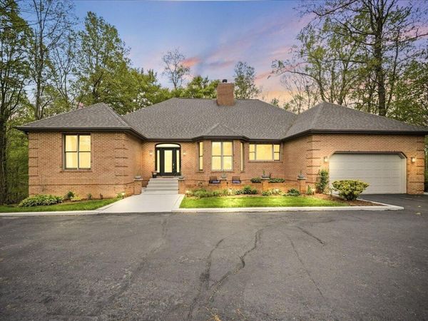 718 N Old Suman Road , Valparaiso, IN 46383