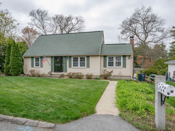 18 Hillside Drive, Nashua, NH 03064
