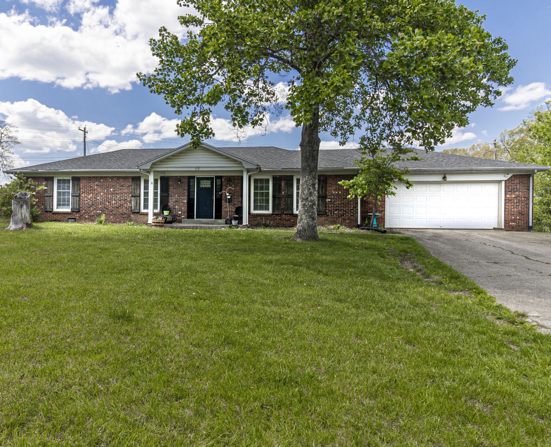 312 Parkwood Place, Frankfort, KY 40601 Main Photo
