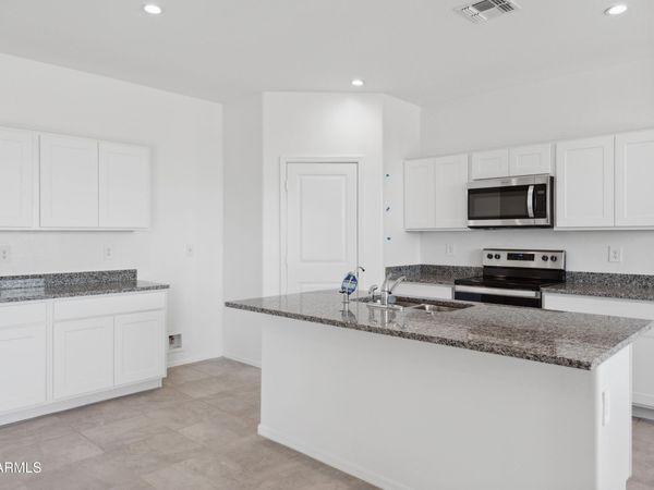 1565 E CURRIER Drive E, Casa Grande, AZ 85122