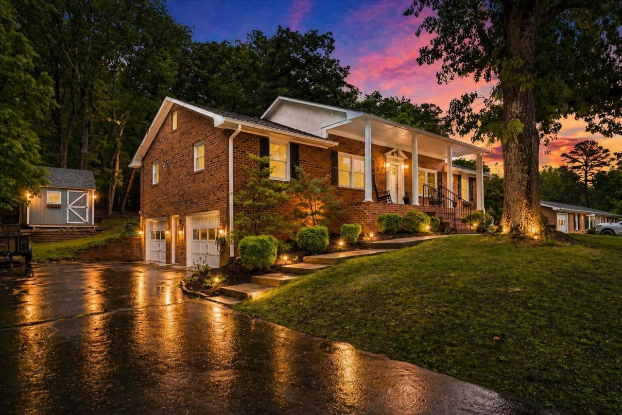 2030 Surrey Ln Ne, Roanoke, VA 24012 Main Photo