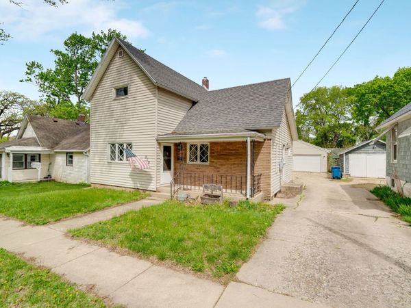 519 W 8th Street , Dixon, IL 61021