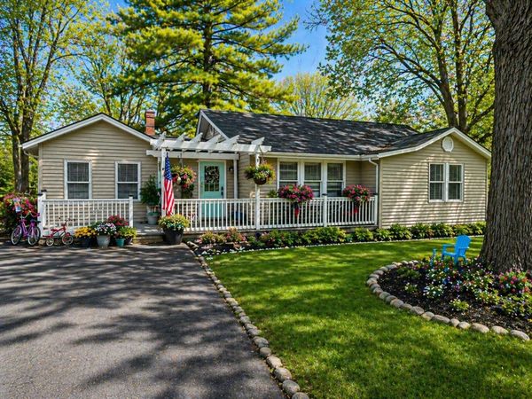 1105 S Hough Street , Barrington, IL 60010