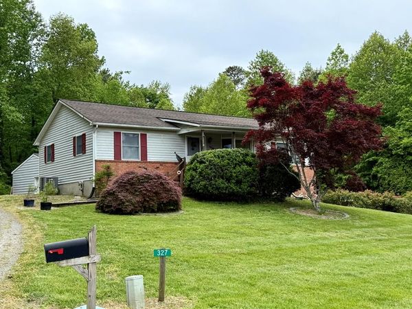 327 Gilbert Street, KILMARNOCK, VA 22482