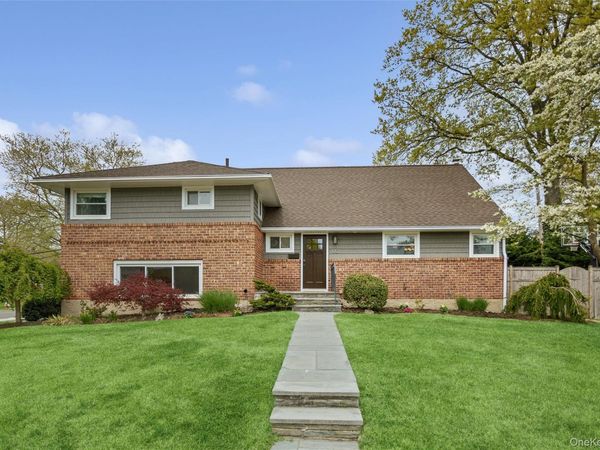 100 Westbury Avenue , Plainview, NY 11803