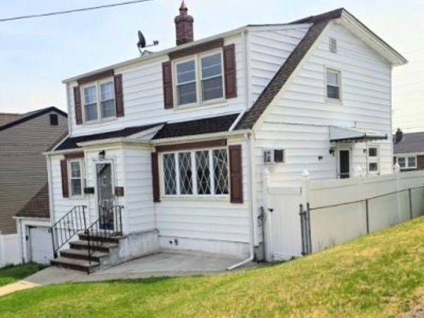 7 Barnard Pl, North Arlington, NJ 07031