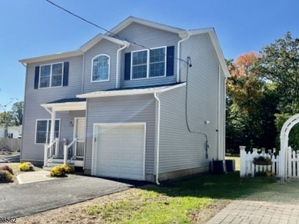 158 Woodland Ave, Ewing, NJ 08638