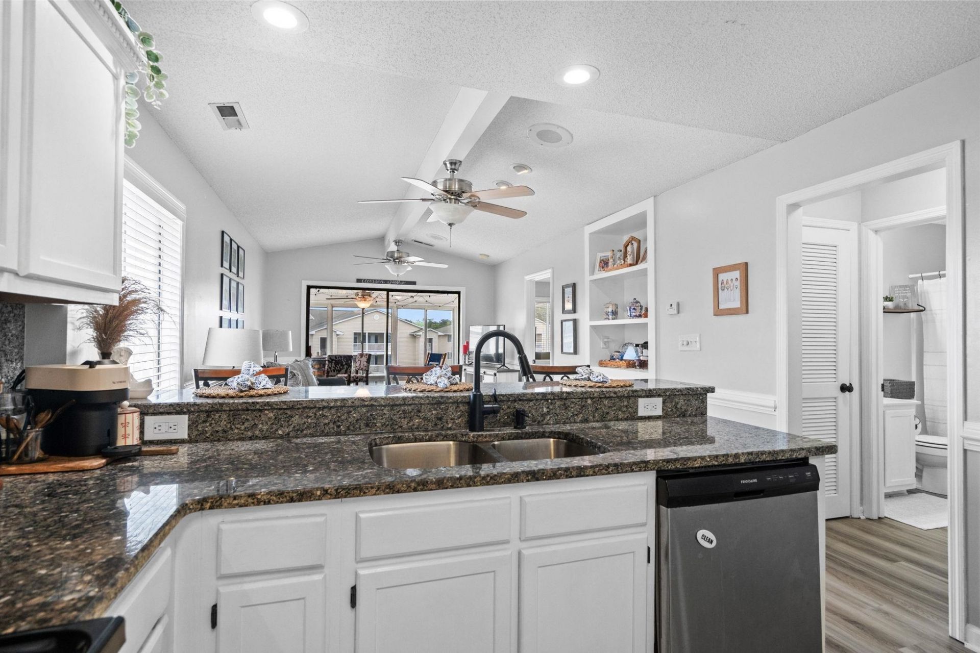 207 Landing Rd.  Photo 14