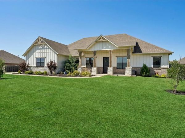 6140 Amberly Drive, Edmond, OK 73025