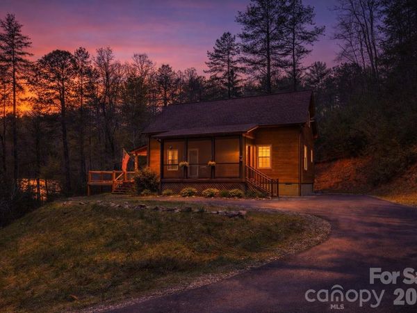 138 Hubbell Lane , Robbinsville, NC 28771