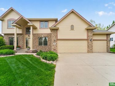 5420 S 164th Street , Omaha, NE 68135