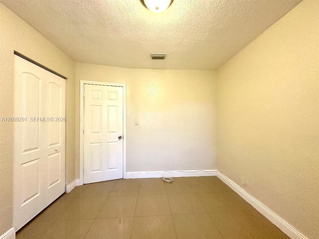 525 NW 15th Ter, Fort Lauderdale, FL 33311 Photo