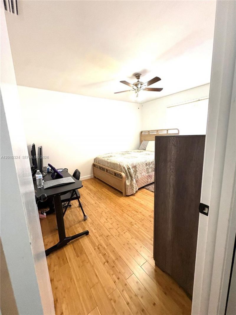 5424 Gate Lake Rd , Unit 5424, Tamarac, FL 33319 Photo